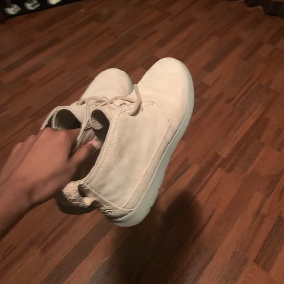 Men Ugg Boots - Picture 2 of 6